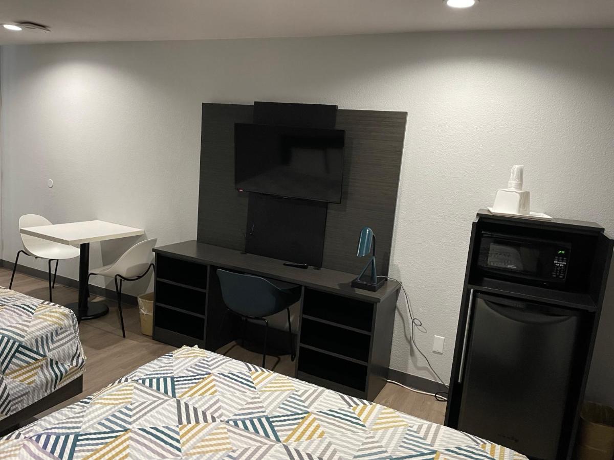 Hotel 6-san Diego, Ca - Southbay San Diego