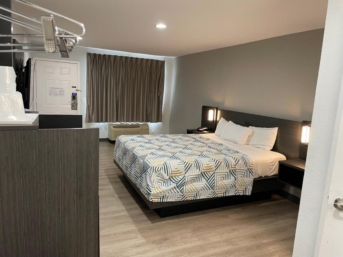 Hotel 6-san Diego, Ca - Southbay San Diego