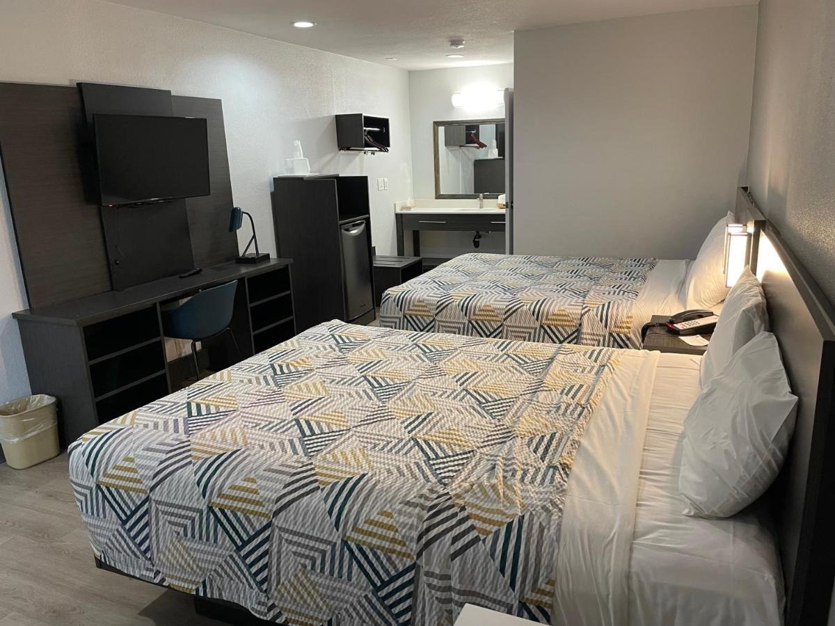 Hotel 6-san Diego, Ca - Southbay